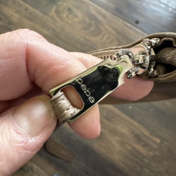 BEBE Large WRISTLET~ALEXIS LOGO Tan w/Gold Studs - Picture 4 of 5